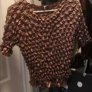 Blouse off the shoulder